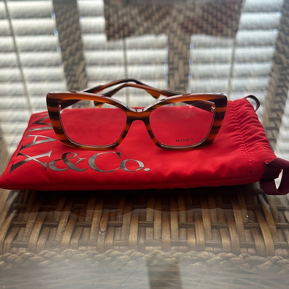 New Max & Co. Women's Eye Wear with Pouch MO5132